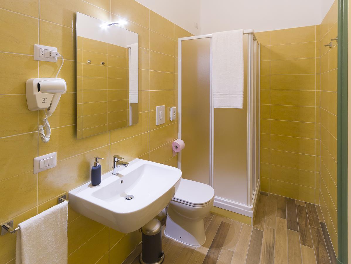 La Nostra Casa In Centro Hotel Леко Екстериор снимка