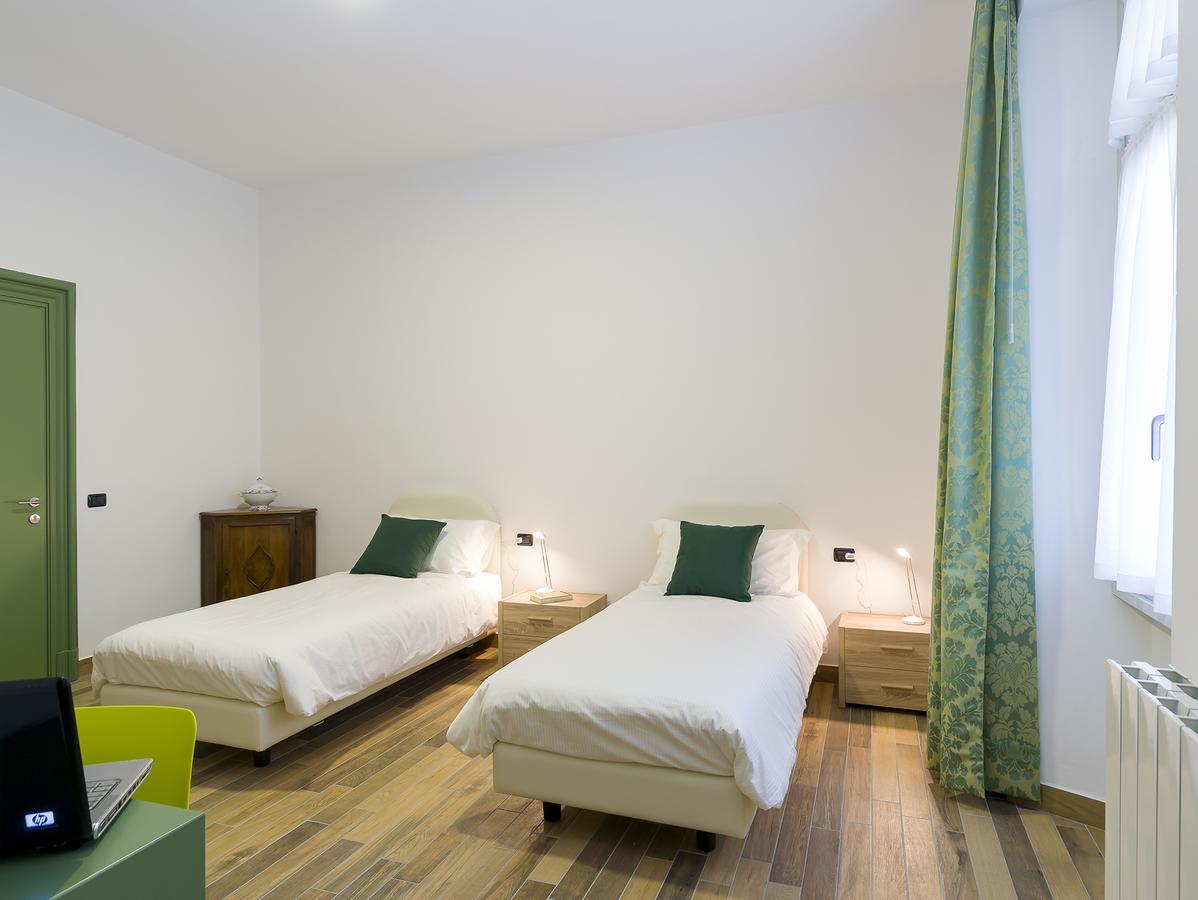 La Nostra Casa In Centro Hotel Леко Екстериор снимка